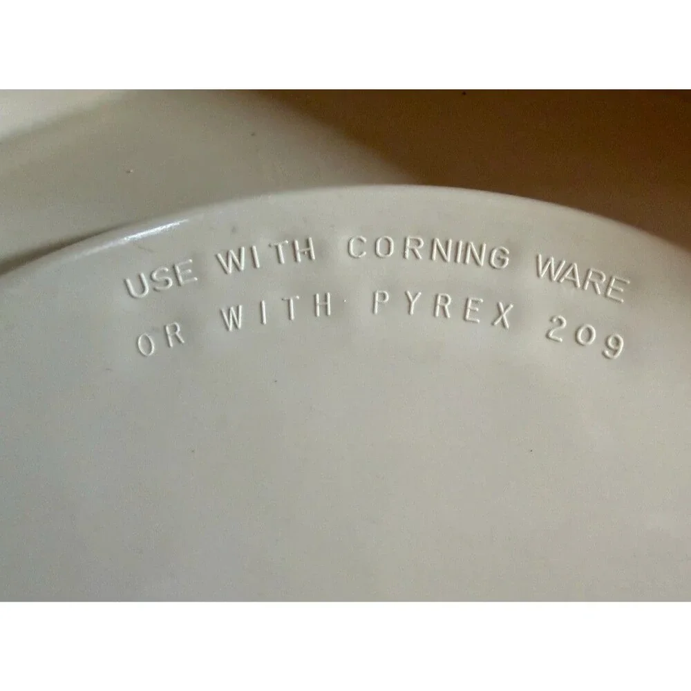 Pyrex/Corning Pie Keeper P-309-PC , 209-PC, Holds 9” Pie Pan